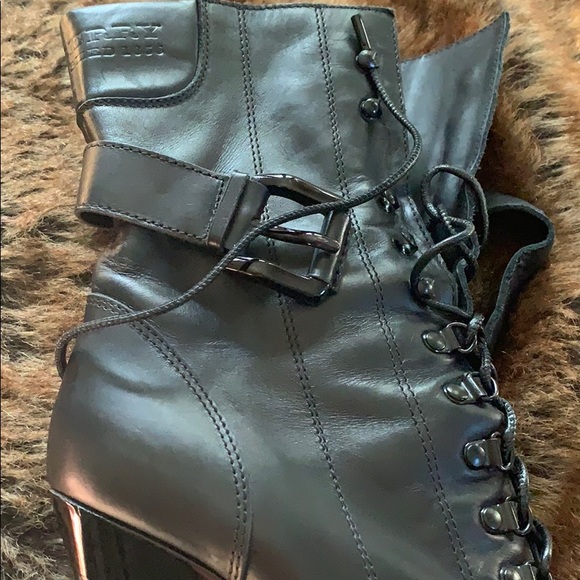 Burberry boots - Picture 9 of 12